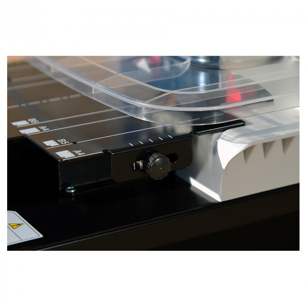 MAX EH-110F Elektrohefter für Klammern 110-FE heftet bis 100 Blatt inkl. 4.000 Klammern