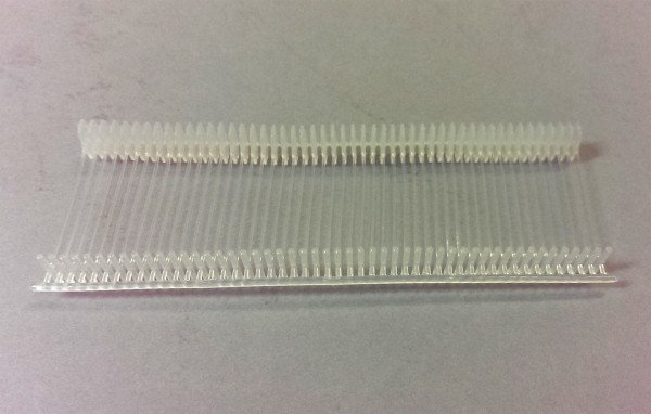 Plastikfäden 25 mm für Textilien und Stoffen 5.000 Stück